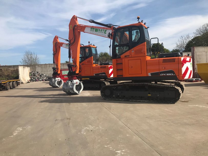 New Doosan Excavators at EIS Waste Services